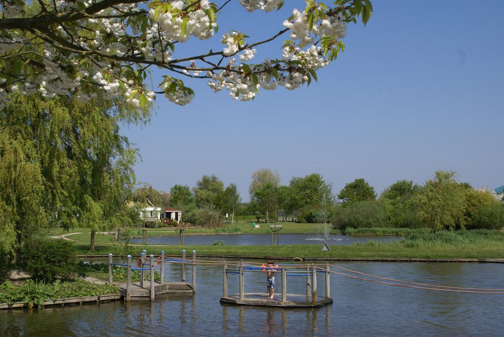 Campingpark De Bongerd Villa Tuitjenhorn Exteriör bild
