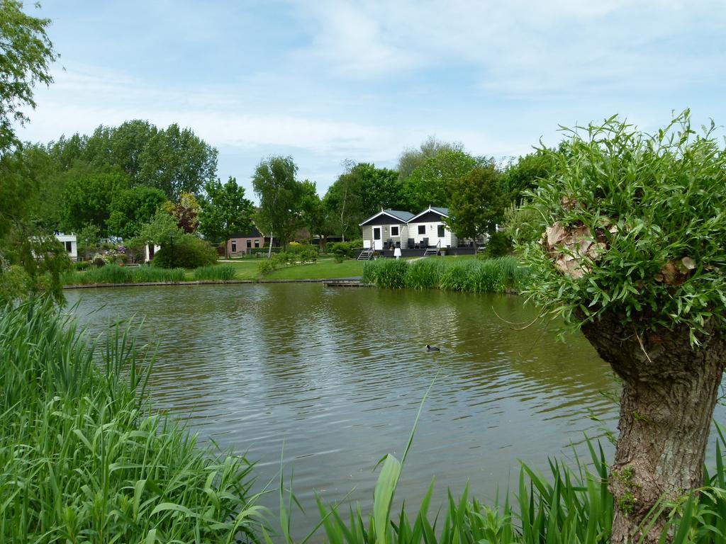 Campingpark De Bongerd Villa Tuitjenhorn Exteriör bild