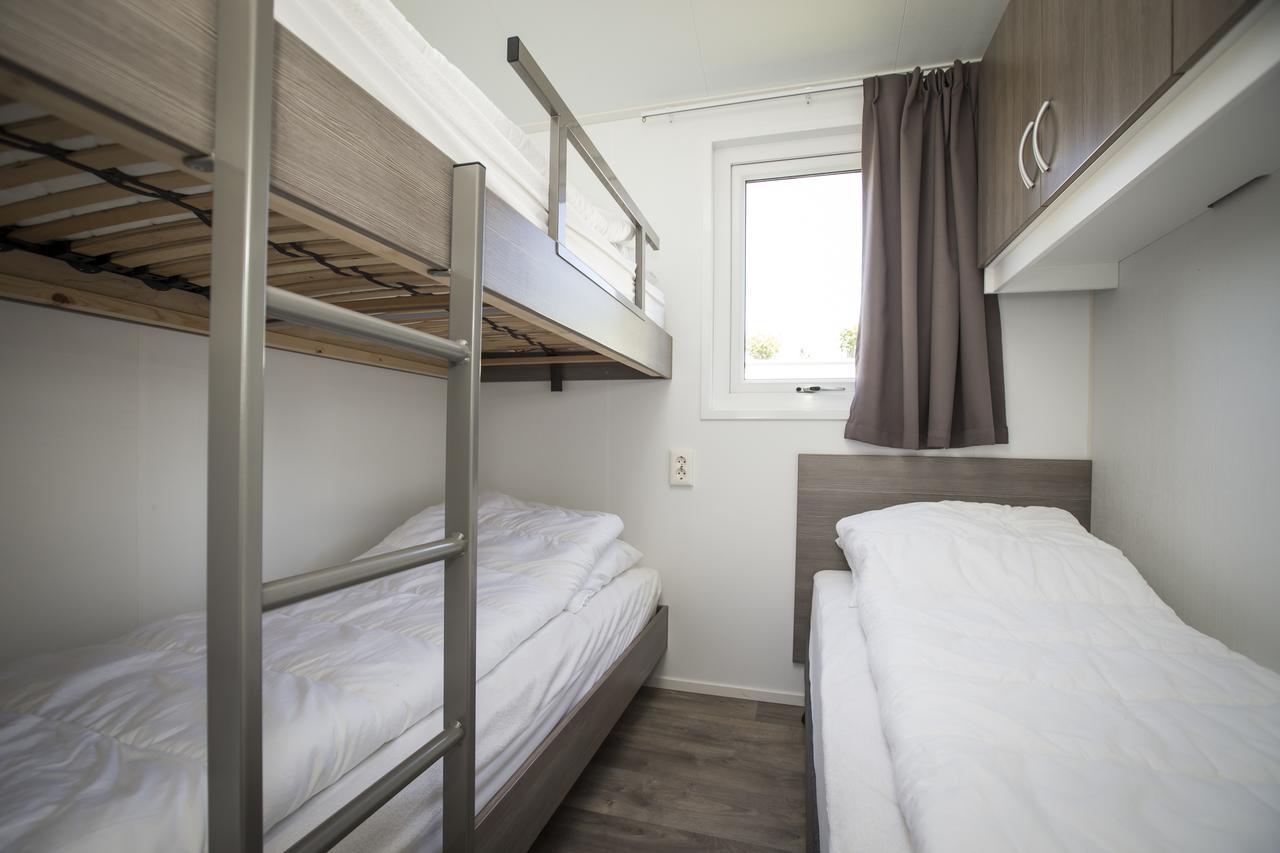 Campingpark De Bongerd Villa Tuitjenhorn Exteriör bild